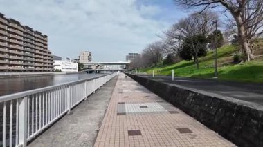 Japonya 'da nehir kenarı gezinti güvertesi 2024