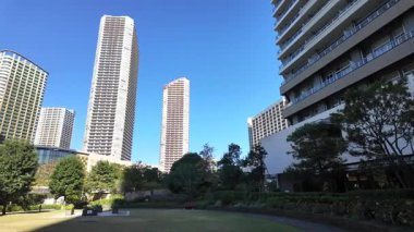 Japonya 'da Musashi-Kosugi Lisesi Apartmanı