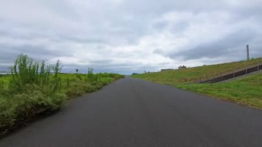 Tokyo Arakawa Bisiklet Yolu 2024 Bulutlu