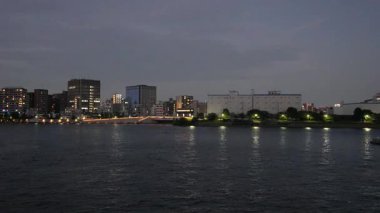 Sumida Nehri Gece Manzarası, Tokyo Japonya Eylül 2024