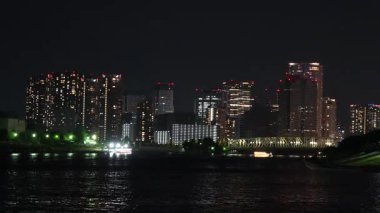 Sumida Nehri Gece Manzarası, Tokyo Japonya Eylül 2024