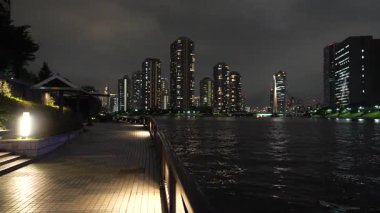 Sumida Nehri Gece Manzarası, Tokyo Japonya Eylül 2024