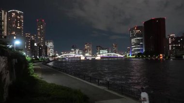 Sumida Nehri Gece Manzarası, Tokyo Japonya Eylül 2024