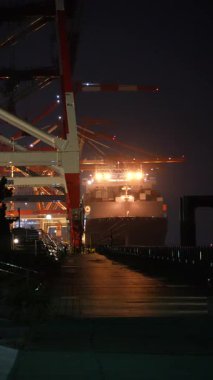 Tokyo konteynır terminali gece görünümü 2024