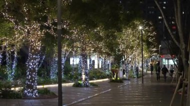 Tokyo Solamachi Noel Aydınlatmaları 2025 Gökyüzü Ağacı