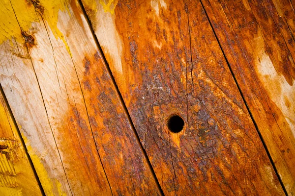 Vieux bois à un mur — Photo