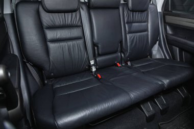 Novosibirsk, Rusya 22 Ekim 2020 Honda CR-V, siyah derili yolcular için arka koltuk. Rahat vagon içeride. 