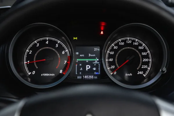 2020年10月23日 俄罗斯Novosibirsk Mitsubishi Lancer Close Instrument Car Panel Odometer Speed — 图库照片