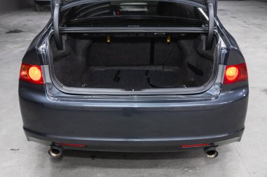 Novosibirsk, Rusya 16 Kasım 2020: Honda Accord, Temiz, boş bagajı aç