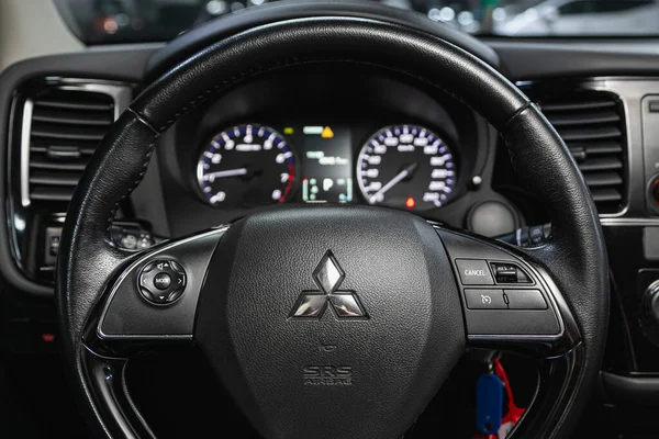 Novosibirsk Rusland November 2020 Mitsubishi Outlander Dashboard Speler Stuurwiel Met — Stockfoto