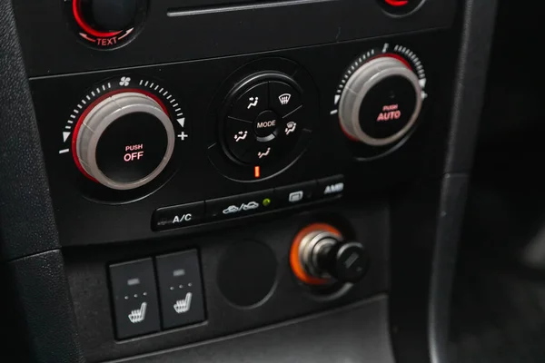 Novoszibirszk Oroszország November 2020 Mazda Close Instrument Automobile Panel Klímaberendezéssel — Stock Fotó