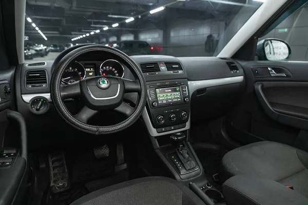 Novosibirsk Rusia Desember 2020 Skoda Yeti Close Dashboard Pemain Roda — Stok Foto