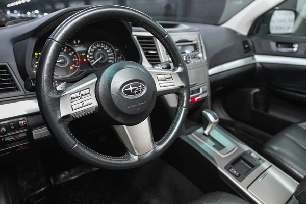 Novosibirsk Rusland December 2020 Subaru Outback Prestige Autointerieur Met Dashboard — Stockfoto