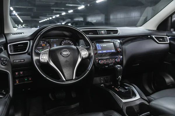 Novosibirsk Rusia Diciembre 2020 Nissan Qashqai Dark Car Interior Volante — Foto de Stock