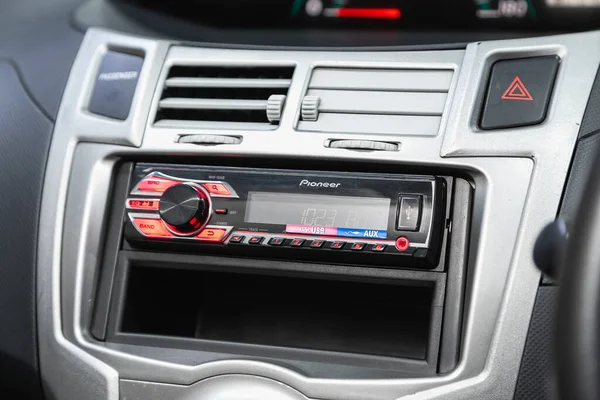 Nowosybirsk Rosja Grudnia 2020 Toyota Vitz Audio Stereo System Panel — Zdjęcie stockowe