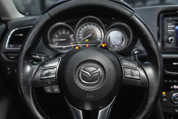 Novosibirsk Rusland December 2020 Mazda Luxe Interieur Auto Stuurwiel Versnellingshendel — Stockfoto