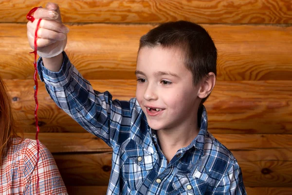 Educación Química Concepto Estudio Primer Plano Chico Sonrisa — Foto de Stock