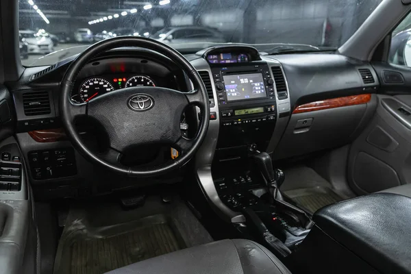 Novosibirsk Rusya Ocak 2021 Toyota Land Cruiser Prado Gösterge Paneli — Stok fotoğraf
