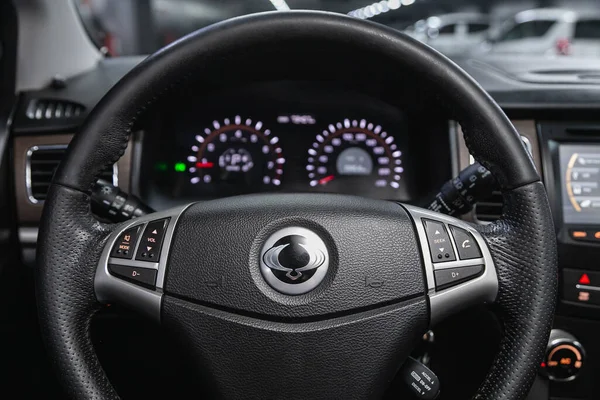 Novoszibirszk Oroszország Január 2021 Ssangyong Actyon Auto Interior Kormánykerék Logóval — Stock Fotó