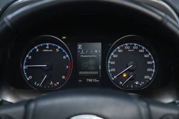 Novosibirsk Ryssland Januari 2021 Toyota Rav Nya Bilinredningsdetaljer Hastighetsmätare Varvräknare — Stockfoto