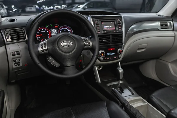 Novosibirsk Ryssland Januari 2021 Subaru Forester Närbild Instrumentbrädan Spelare Ratt — Stockfoto