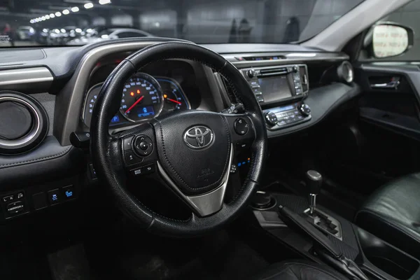 Novosibirsk Rusko Ledna 2021 Toyota Rav Palubní Deska Přehrávač Volant — Stock fotografie