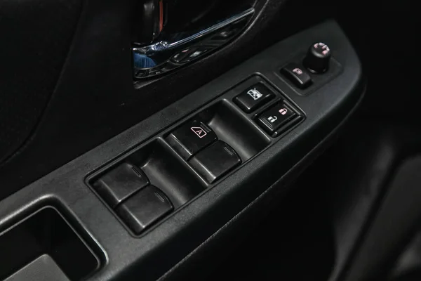 2021年1月14日 俄罗斯Novosibirsk Subaru Arm Rest Window Control Panel Door Lock — 图库照片