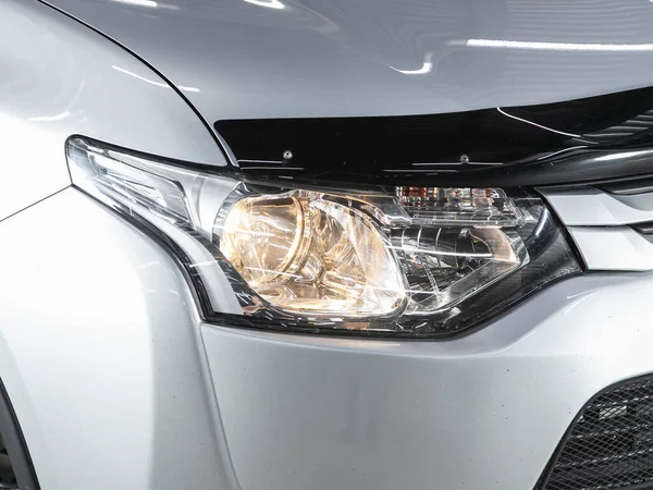 Novosibirsk Russia Gennaio 2021 Mitsubishi Outlander Particolare Luce Vicino Sulla — Foto Stock