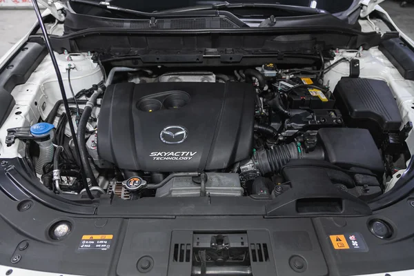 Novosibirsk Russia 2021 Mazda Internal Combustion Engine Car Parts Deteyling — 스톡 사진