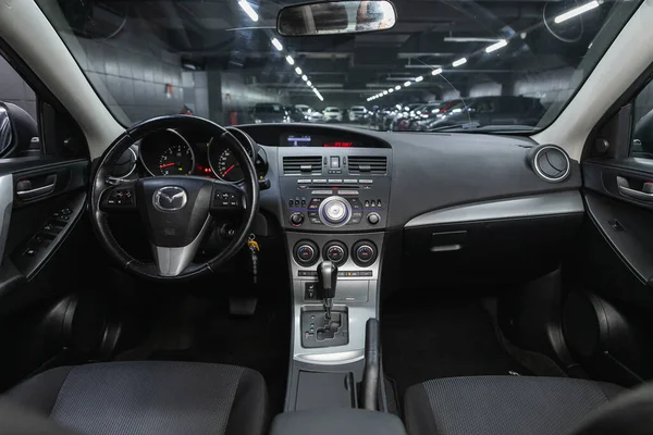 Novosibirsk Rusya Şubat 2021 Mazda Direksiyon Vites Kolu Gösterge Paneli — Stok fotoğraf