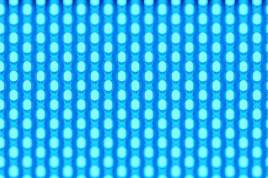 3 boyutlu illüstrasyon beyaz - mavi kapsüller, mavi arka planda sıralı ilaç tabletleri. Kapsül ilacı