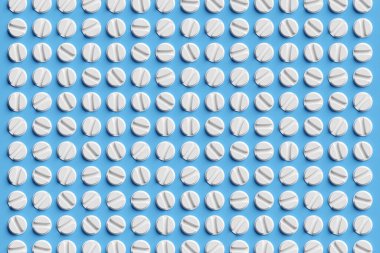 3 boyutlu illüstrasyon beyazı, beyaz sürahiler, mavi arkaplanda sıralanmış ilaçlarla dolu tabletler. Kapsül, sürükleme ilacı