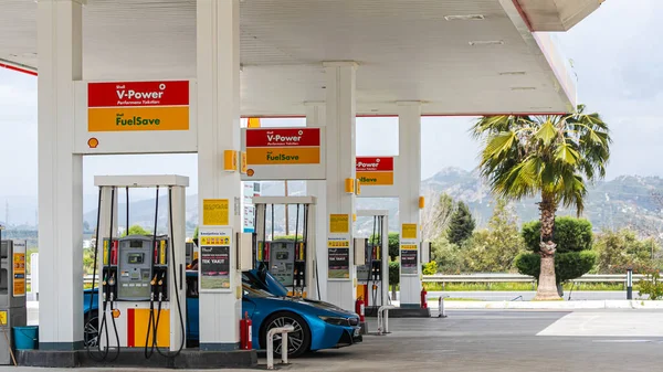 Antalya Turquía Abril 2021 Gasolinera Shell Azul Coche Deportivo Bmw —  Fotos de Stock