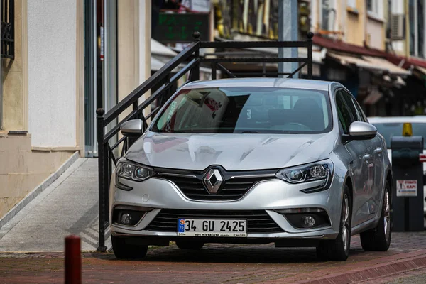 Antalya Tyrkiet April 2021 Sølv Renault Megane Parkeret Gaden Varm - Stock-foto