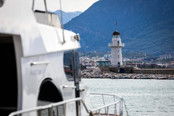 Живописный Летний Вид Маяк Гавани Старого Города Вид Моря Белую — стоковое фото