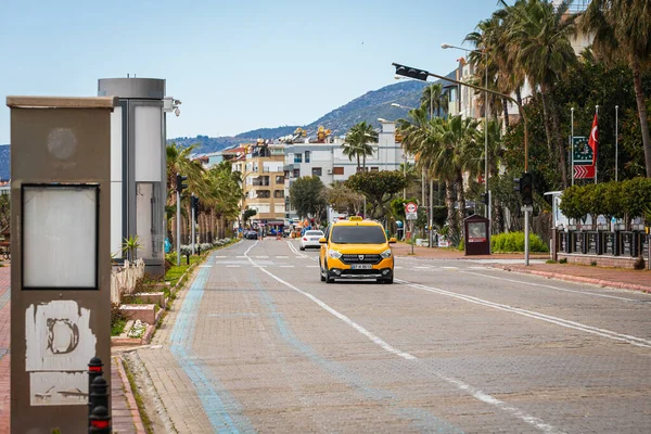 Alanya Turkey April 2021 Yellow Taxi Car Rides Road Background — Stock Photo, Image