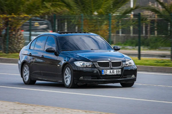 Alanya Turquia 2021 Abril Bmw Preto Série Está Dirigindo Rápido — Fotografia de Stock