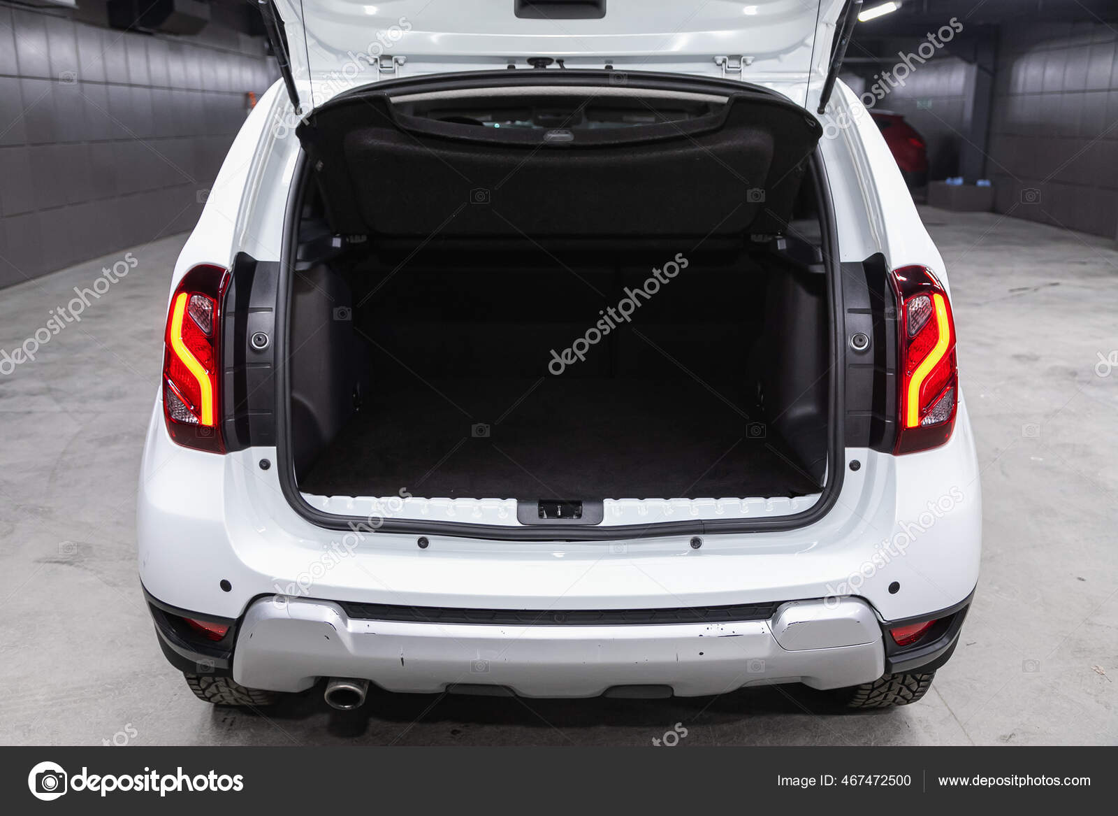 Novosibirsk Russia April 2021 Renault Duster Rear View Car Open – Stock  Editorial Photo © everyonensk #467472500