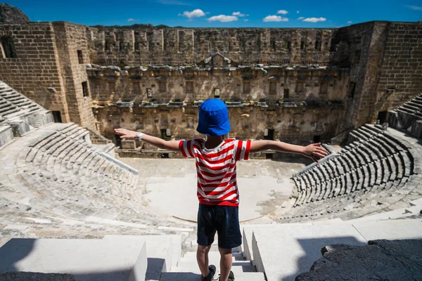 Türkiye Nin Antalya Kenti Yakınlarındaki Antik Aspendos Kentinde Bulunan Roma — Stok fotoğraf