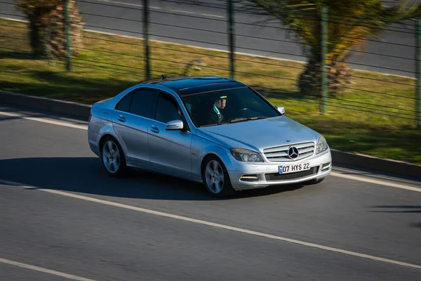 Alanya Turquia 2021 Abril Mercedes Benz Classe Prata Está Dirigindo — Fotografia de Stock