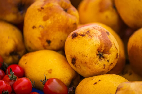 Primer Plano Frutas Brillantes Para Fondo Textura Peras Amarillas Escaparate — Foto de Stock