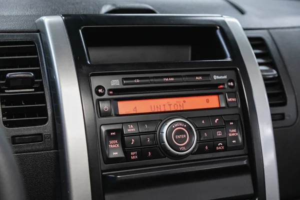 러시아 노보시비르스크 2021 Nissan Trail Black Car Internal Radio Audio — 스톡 사진