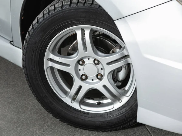 Novoszibirszk Oroszország 2021 Május Nissan Wingroad Car Wheel Alloy Wheel — Stock Fotó