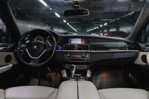 Novosibirsk Rusland Juni 2021 Bmw Stuurwiel Schuifhendel Dashboard Klimaatregeling Snelheidsmeter — Stockfoto