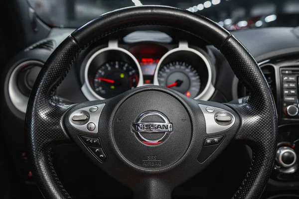 Novosibirsk Rusland Juni 2021 Nissan Juke Stuurwiel Dashboard Met Snelheidsmeter — Stockfoto