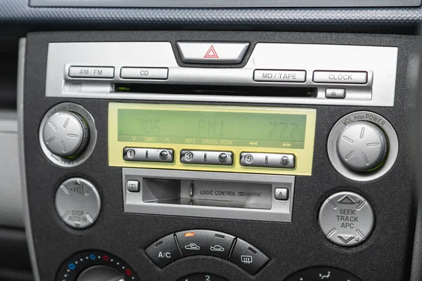 Novosibirsk Rusko Června 2021 Mazda Demio Car Dashboard Audio Přijímači — Stock fotografie