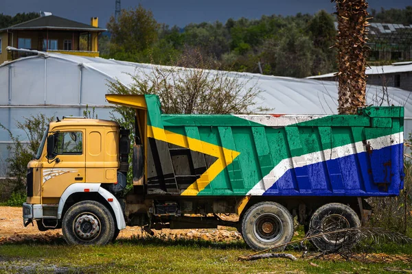 Dump Truck Met Het Beeld Van Nationale Vlag Van Zuid — Stockfoto