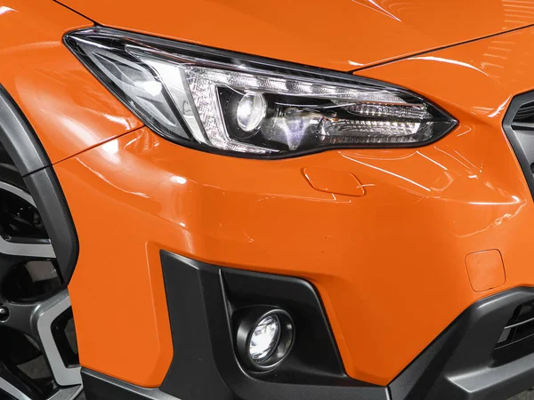 Novosibirsk, Rusya - 19 Haziran 2021: Subaru XV, dış görev. Modern araba ksenon lambasına yakın dur.