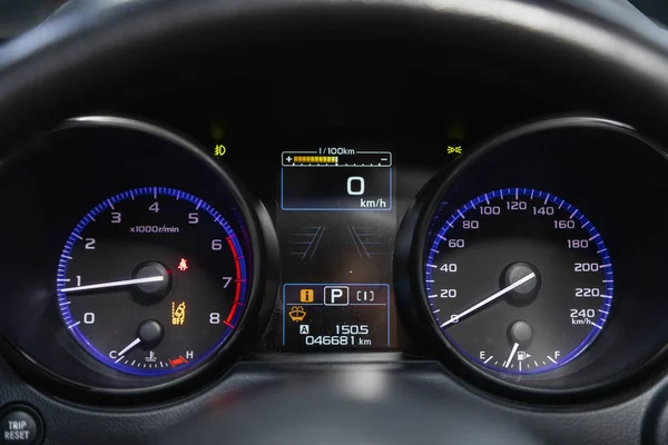 Novosibirsk Ryssland Juni 2021 Subaru Legacy Bil Panel Digital Ljus — Stockfoto