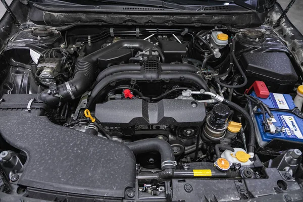 Novosibirsk Rusya Haziran 2021 Subaru Legacy Temiz Bir Motor Bloğunu — Stok fotoğraf